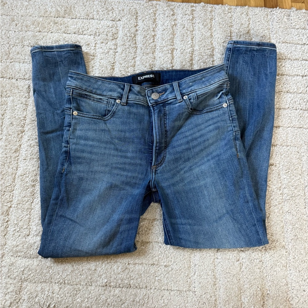 Express Jeans in Medium Blue Wash